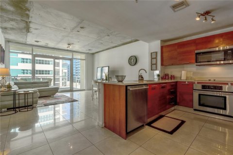 Condominio en alquiler en Miami, Florida, 1 dormitorio, 71.63 m2 № 1938107 - foto 3