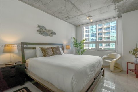 Condominio en alquiler en Miami, Florida, 1 dormitorio, 71.63 m2 № 1938107 - foto 18
