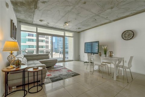 Condominio en alquiler en Miami, Florida, 1 dormitorio, 71.63 m2 № 1938107 - foto 11