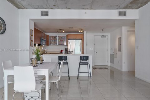 Condominio en alquiler en Miami, Florida, 1 dormitorio, 71.63 m2 № 1938107 - foto 21