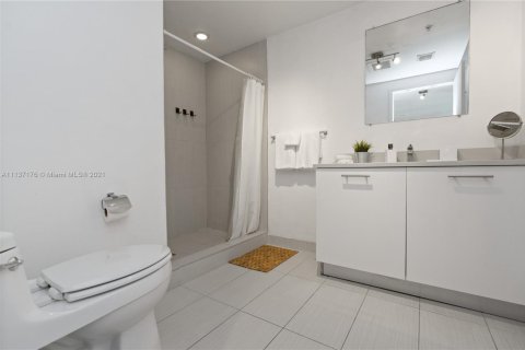 Condominio en alquiler en Miami, Florida, 1 dormitorio, 71.63 m2 № 1938107 - foto 19