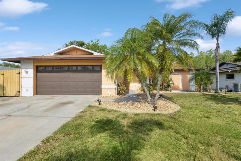 Casa en venta en New Port Richey, Florida, 3 dormitorios, 137.12 m2 № 1673772 - foto 1