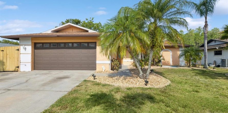 Casa en New Port Richey, Florida 3 dormitorios, 137.12 m2 № 1673772