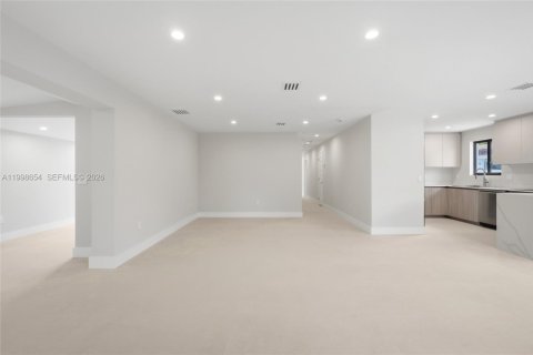 House in Miami, Florida 3 bedrooms, 220.46 sq.m. № 2066212 - photo 3