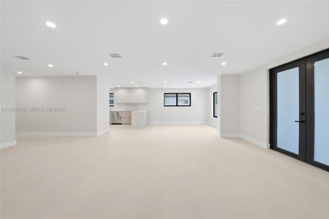 House in Miami, Florida 3 bedrooms, 220.46 sq.m. № 2066212 - photo 4