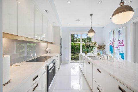 House in Ocean Ridge, Florida 3 bedrooms, 206.15 sq.m. № 2158412 - photo 11
