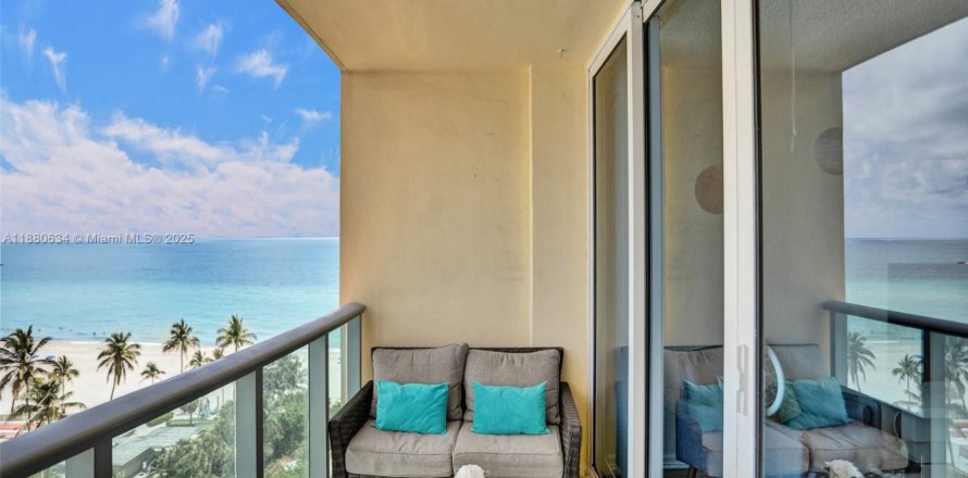 Condo à Hollywood, Floride, 1 chambre  № 1929141