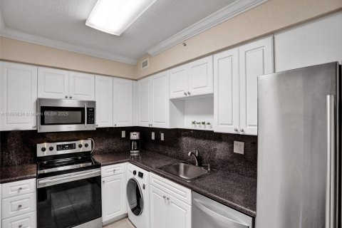 Copropriété à louer à Hollywood, Floride: 1 chambre, 69.21 m2 № 1929141 - photo 13