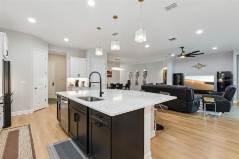 Casa en venta en Orlando, Florida, 4 dormitorios, 272.02 m2 № 2203158 - foto 24