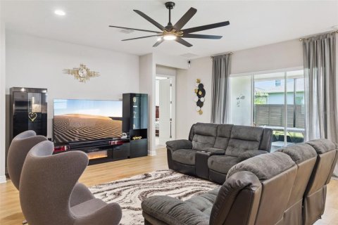 Casa en venta en Orlando, Florida, 4 dormitorios, 272.02 m2 № 2203158 - foto 22