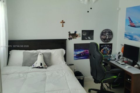 House in Miami, Florida 3 bedrooms, 150.5 sq.m. № 2066980 - photo 5