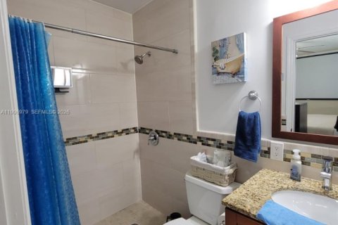 House in Miami, Florida 3 bedrooms, 150.5 sq.m. № 2066980 - photo 6