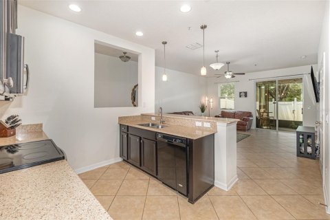 Townhouse in Oviedo, Florida 2 bedrooms, 128.58 sq.m. № 1771540 - photo 6