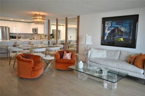 Copropriété à louer à Hallandale Beach, Floride: 1 chambre, 120.77 m2 № 2179642 - photo 6
