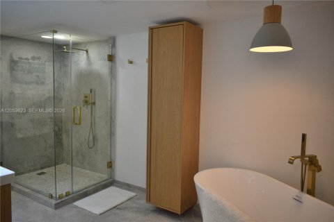 Copropriété à louer à Hallandale Beach, Floride: 1 chambre, 120.77 m2 № 2179642 - photo 9