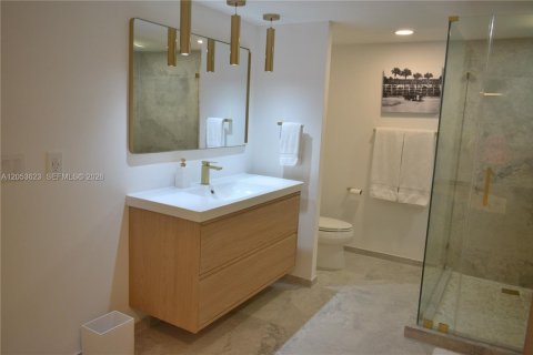 Copropriété à louer à Hallandale Beach, Floride: 1 chambre, 120.77 m2 № 2179642 - photo 10