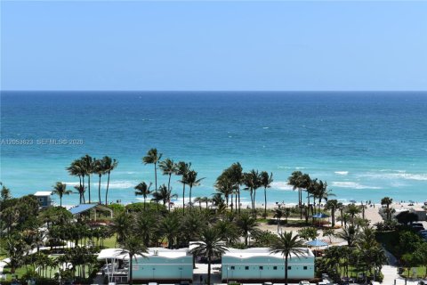 Copropriété à louer à Hallandale Beach, Floride: 1 chambre, 120.77 m2 № 2179642 - photo 20