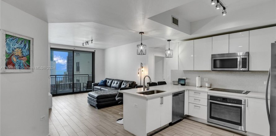 Condominio en Miami, Florida, 2 dormitorios  № 2012931