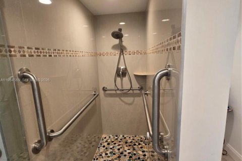 Condominio en venta en Pompano Beach, Florida, 2 dormitorios, 166.02 m2 № 2047738 - foto 15