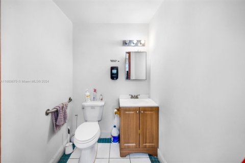 Commercial property in Medley, Florida № 1937777 - photo 29