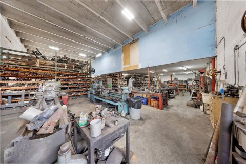 Commercial property in Medley, Florida № 1937777 - photo 14