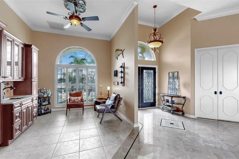 House in Apollo Beach, Florida 4 bedrooms, 280.29 sq.m. № 1893722 - photo 14