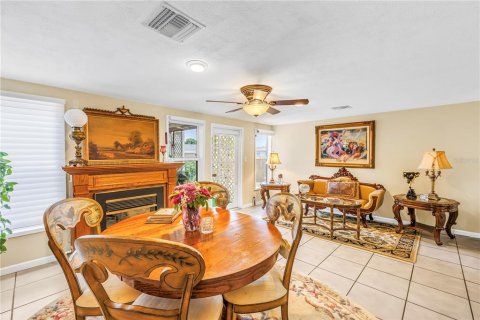 Villa ou maison à vendre à Seminole, Floride: 4 chambres, 215.25 m2 № 2322862 - photo 15