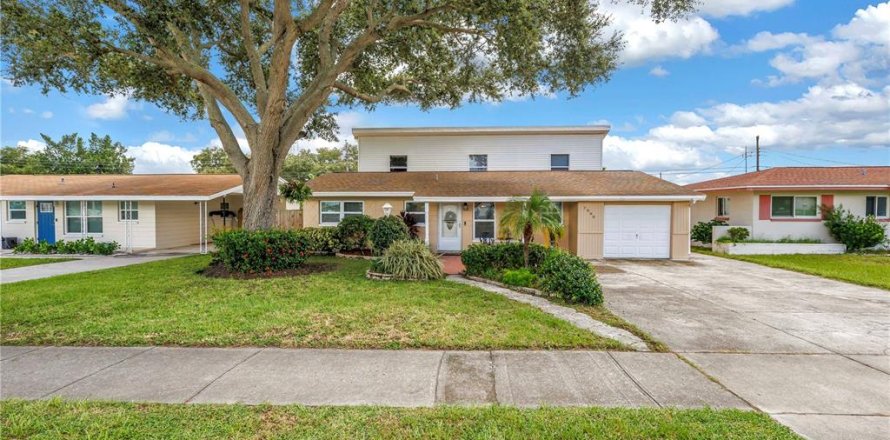 Villa ou maison à Seminole, Floride 4 chambres, 215.25 m2 № 2322862