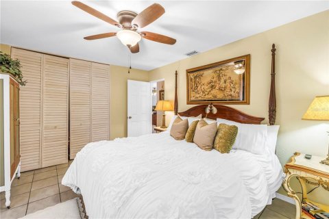 Villa ou maison à vendre à Seminole, Floride: 4 chambres, 215.25 m2 № 2322862 - photo 18