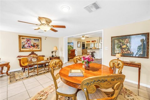Villa ou maison à vendre à Seminole, Floride: 4 chambres, 215.25 m2 № 2322862 - photo 14