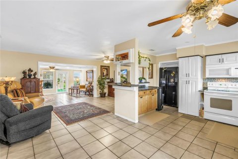 Villa ou maison à vendre à Seminole, Floride: 4 chambres, 215.25 m2 № 2322862 - photo 7
