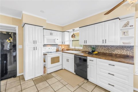 Villa ou maison à vendre à Seminole, Floride: 4 chambres, 215.25 m2 № 2322862 - photo 5