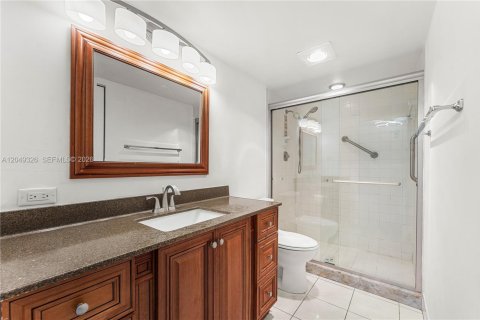 Condo in Coconut Creek, Florida, 2 bedrooms № 2149247 - photo 8