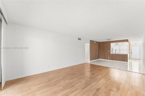 Condo in Coconut Creek, Florida, 2 bedrooms № 2149247 - photo 20