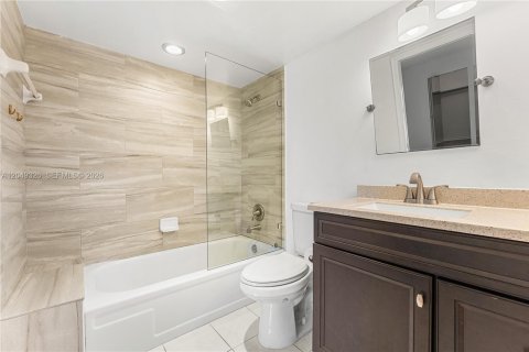 Condo in Coconut Creek, Florida, 2 bedrooms № 2149247 - photo 9