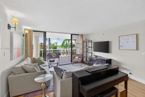 Condo in Aventura, Florida, 3 bedrooms  № 1992017 - photo 5