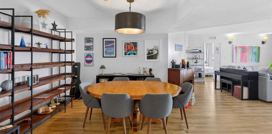 Condo in Aventura, Florida, 3 bedrooms  № 1992017