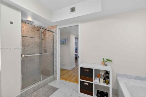 Condo in Aventura, Florida, 3 bedrooms  № 1992017 - photo 14