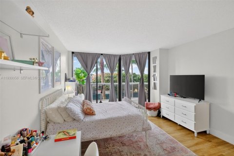 Condo in Aventura, Florida, 3 bedrooms  № 1992017 - photo 19