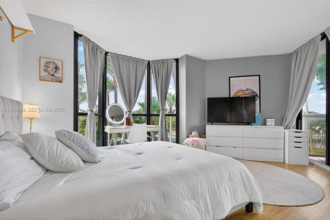 Condo in Aventura, Florida, 3 bedrooms  № 1992017 - photo 23