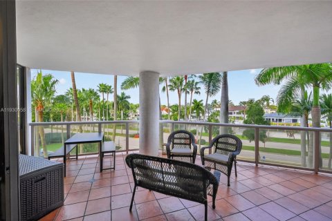 Condo in Aventura, Florida, 3 bedrooms  № 1992017 - photo 2