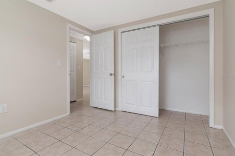 Commercial property in New Port Richey, Florida 4 bedrooms, 137.87 sq.m. № 2385863 - photo 18