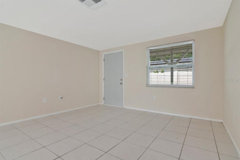 Commercial property in New Port Richey, Florida 4 bedrooms, 137.87 sq.m. № 2385863 - photo 24