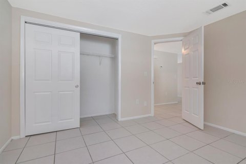Commercial property in New Port Richey, Florida 4 bedrooms, 137.87 sq.m. № 2385863 - photo 30