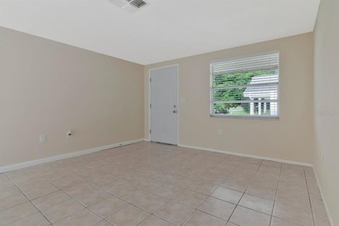Commercial property in New Port Richey, Florida 4 bedrooms, 137.87 sq.m. № 2385863 - photo 9