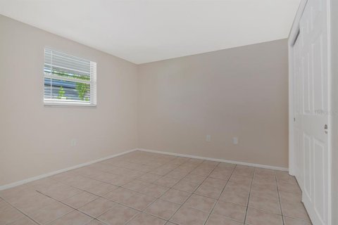 Commercial property in New Port Richey, Florida 4 bedrooms, 137.87 sq.m. № 2385863 - photo 14