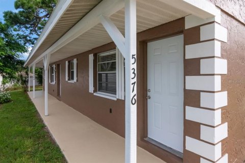 Commercial property in New Port Richey, Florida 4 bedrooms, 137.87 sq.m. № 2385863 - photo 5