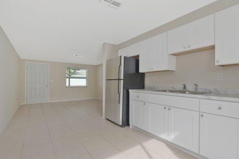 Commercial property in New Port Richey, Florida 4 bedrooms, 137.87 sq.m. № 2385863 - photo 28