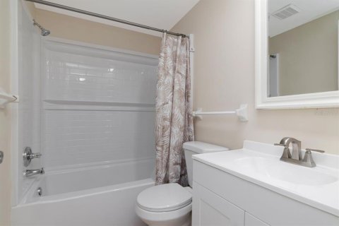 Commercial property in New Port Richey, Florida 4 bedrooms, 137.87 sq.m. № 2385863 - photo 16