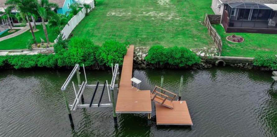 Terreno en Apollo Beach, Florida № 1912417